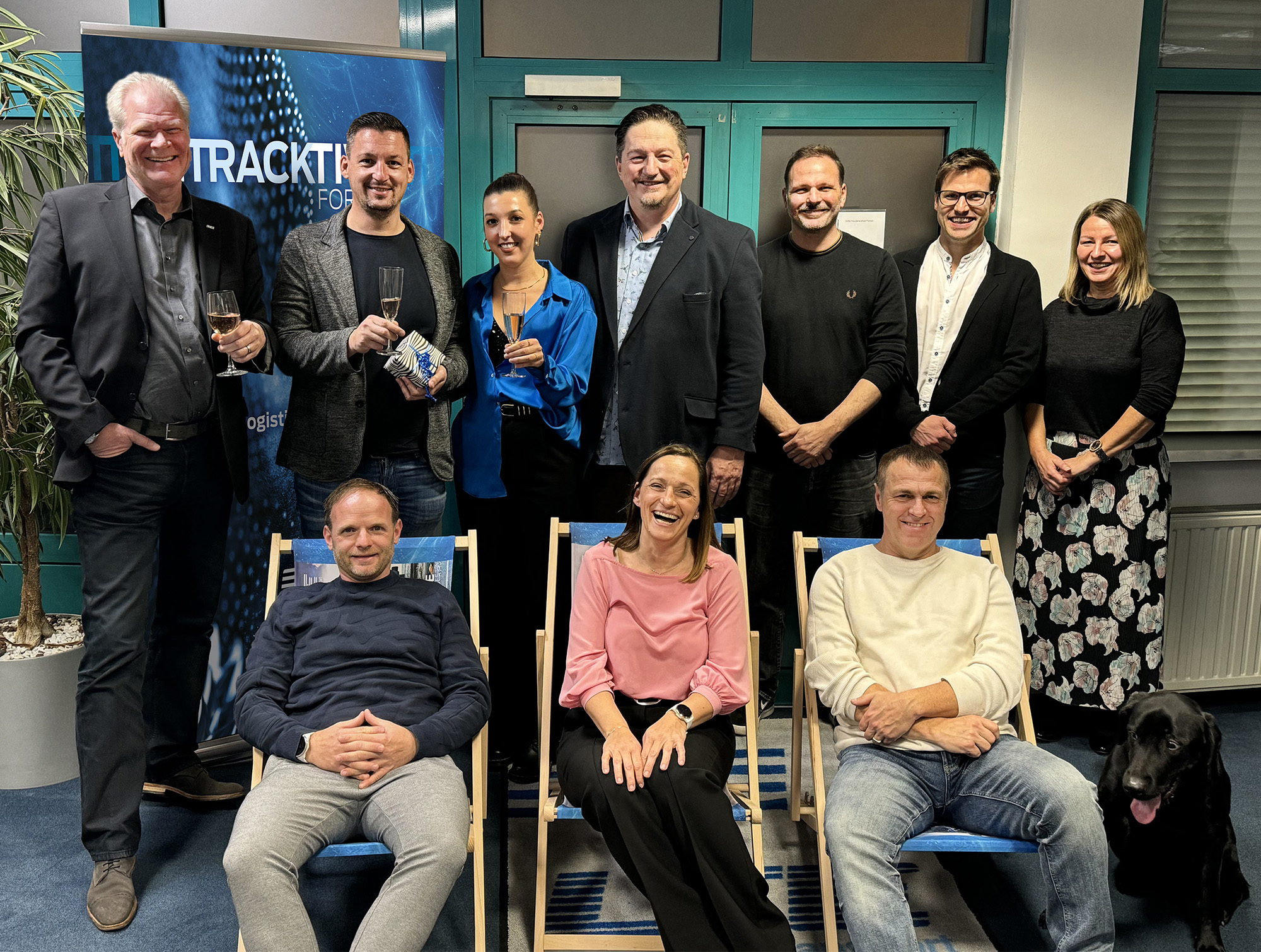 @LTE AT: from left top CEO Andreas Mandl, Daniel Körbler 20 yrs, Bianca Schwarzl 15 yrs, MD LTE AT Heinrich Juritsch, Philipp Glänzer 15 yrs, Florian Münzer, Edith Pölzl, bottom: Christian Vidonya 15 yrs, Monica Vuica 10 yrs, Marian Markusek 15 yrs